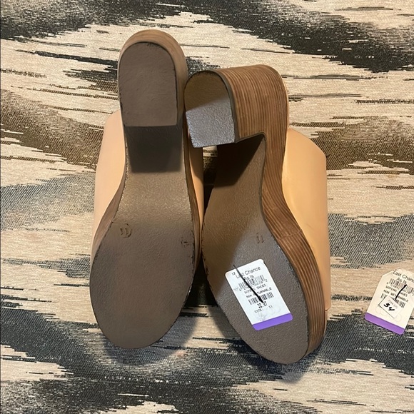 Seychelles Tan Mules & Clogs - Picture 4 of 11